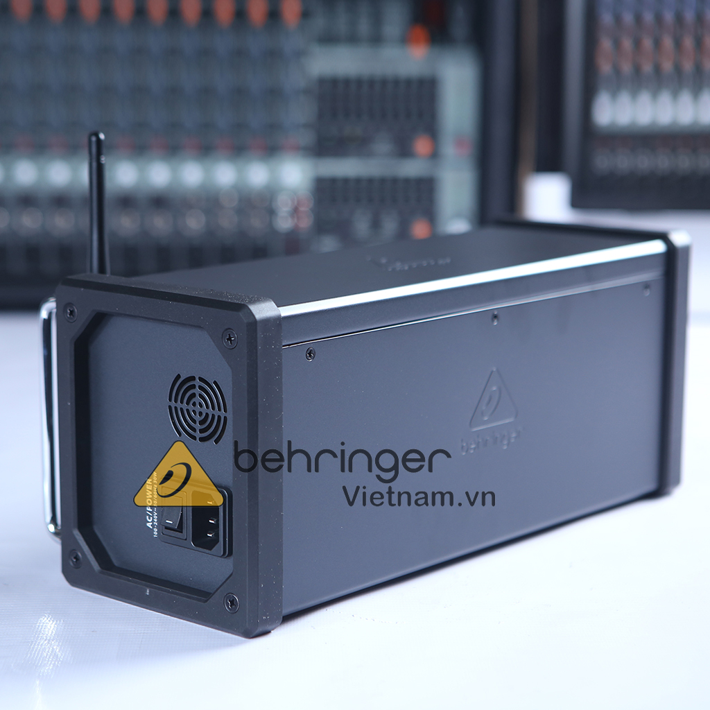 Mixer kỹ thuật số Behringer XR16