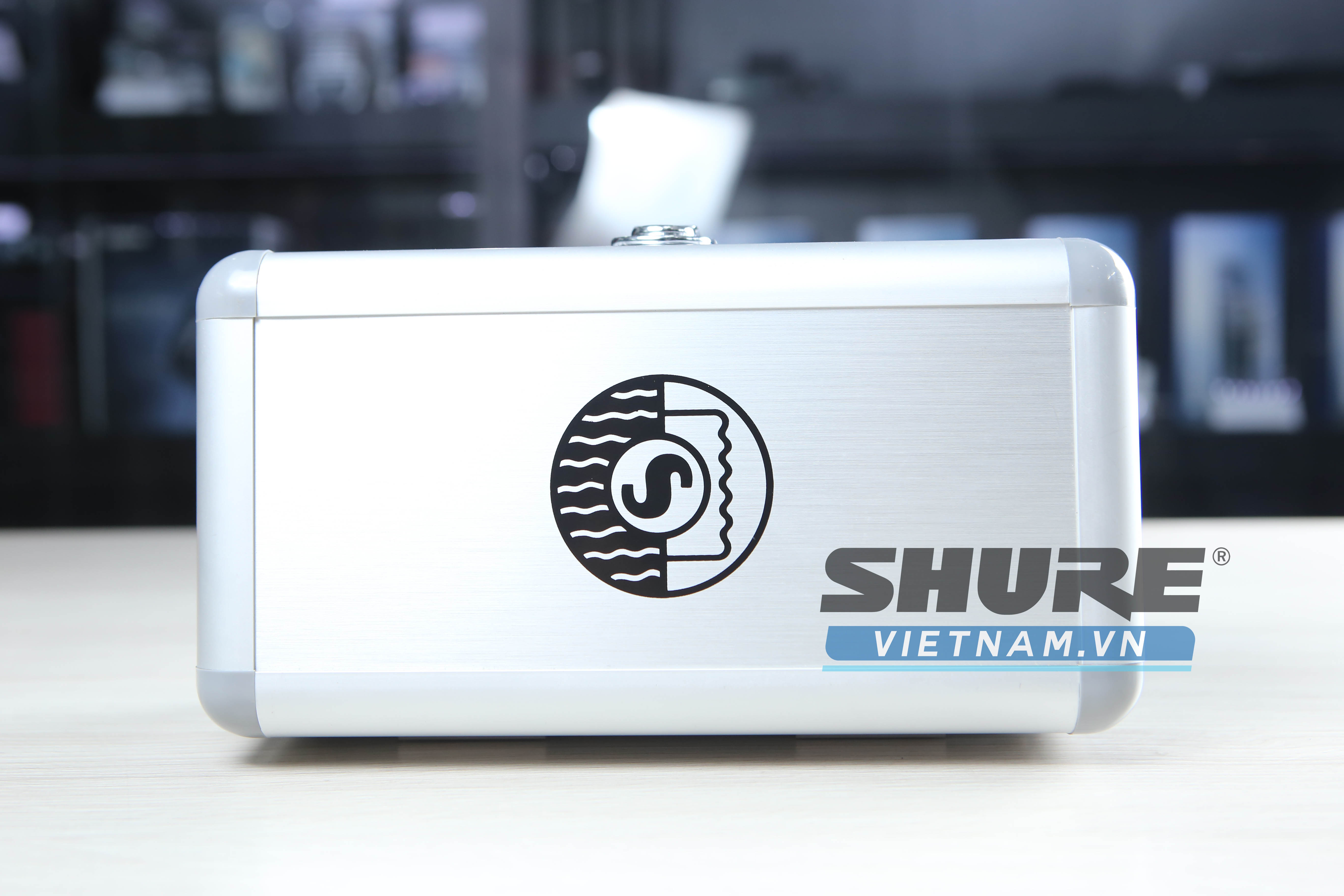 Shure KSM9/SL : Micro không dây cầm tay dành cho ca hát